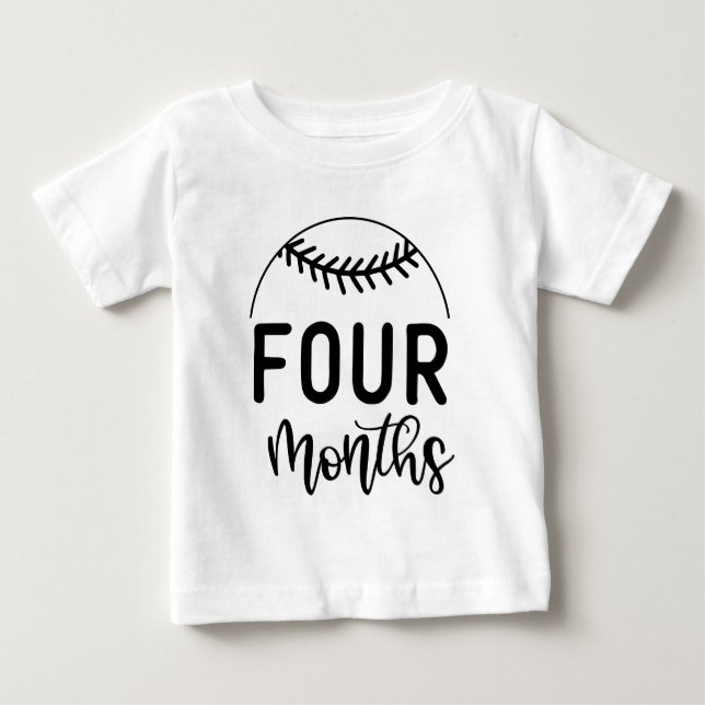 Camiseta Quatro Meses Marco de Bebê de Beisebol - (Frente)