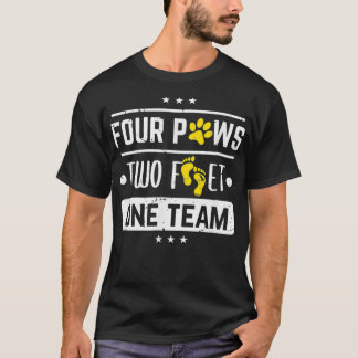 Camiseta Quatro patas, dois pés e um time para um cão trein