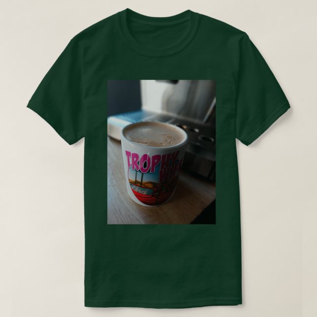 Camiseta Que 27s uma bela xícara de café Joe (Frente do Design)