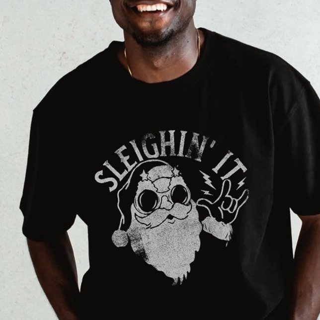 Camiseta Que Papais noeis Engraçados Dormem O Natal (Sleighin It Funny Santa Sleigh Christmas T-Shirt)