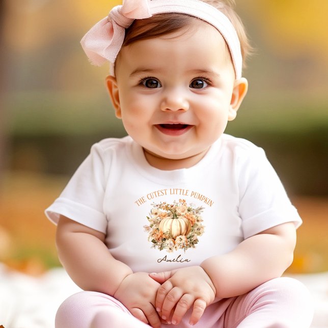 Camiseta Queda Ação de Graças Pequena Garota Abóbora Nome P (Fall Thanksgiving Little Pumpkin Girl Pastel Name Baby T-Shirt)