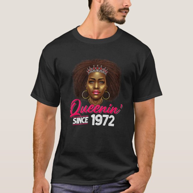 Camiseta Queenin' Desde 1972 50º Aniversário da América Afr (Frente)
