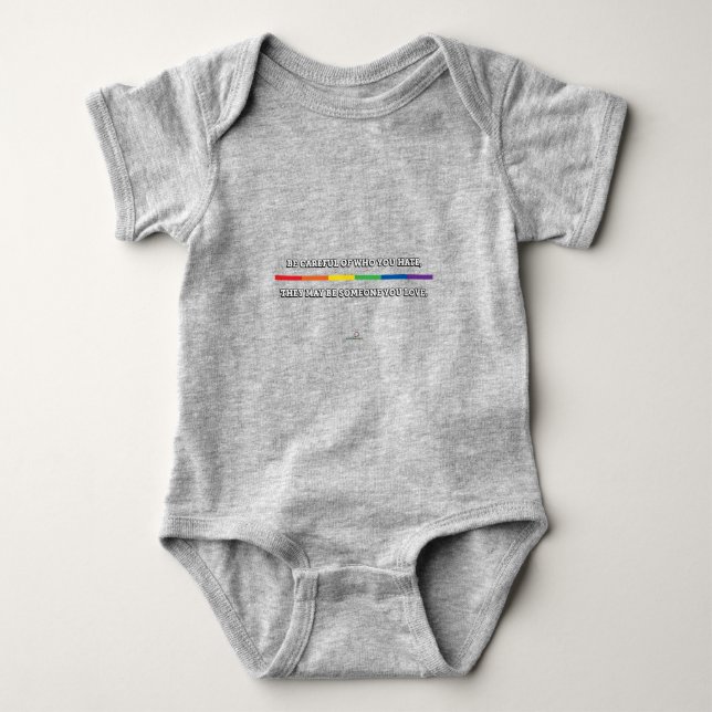 Camiseta Queer Faith Quem Você Ama (Frente)