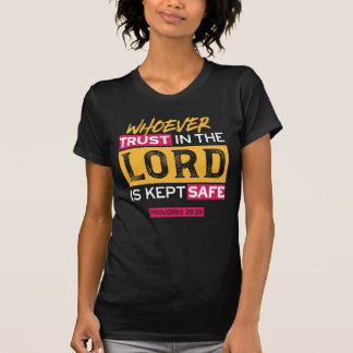Camiseta Quem Confia no Senhor é Mantido Seguro Citação