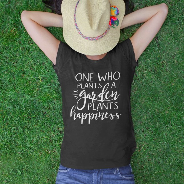 Camiseta Quem Faz Um Jardim Prende Felicidade (Criador carregado)