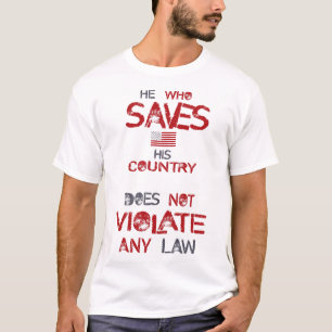 Camiseta Quem Salva Seu País Viola Nenhum Armário