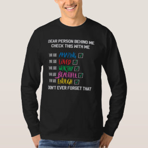Camiseta Querida Pessoa Atrás de mim Cheques Engraçados Ado