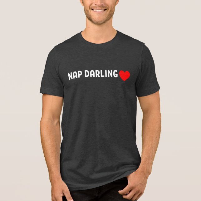 Camiseta Querido Sono – Amante do Sono Preguiçoso Coração (Frente)