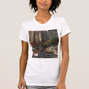 Camiseta Quinta Avenida por John Falter