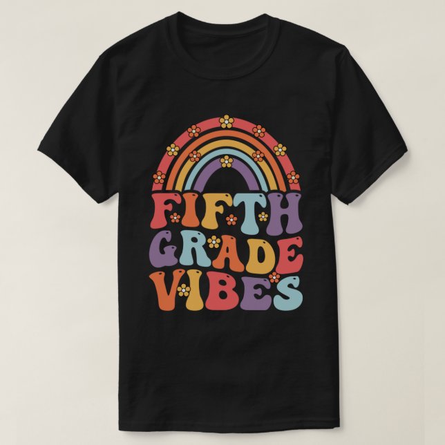Camiseta Quinto Grau Vibes Boho Arco-Íris De Volta À Escola (Frente do Design)