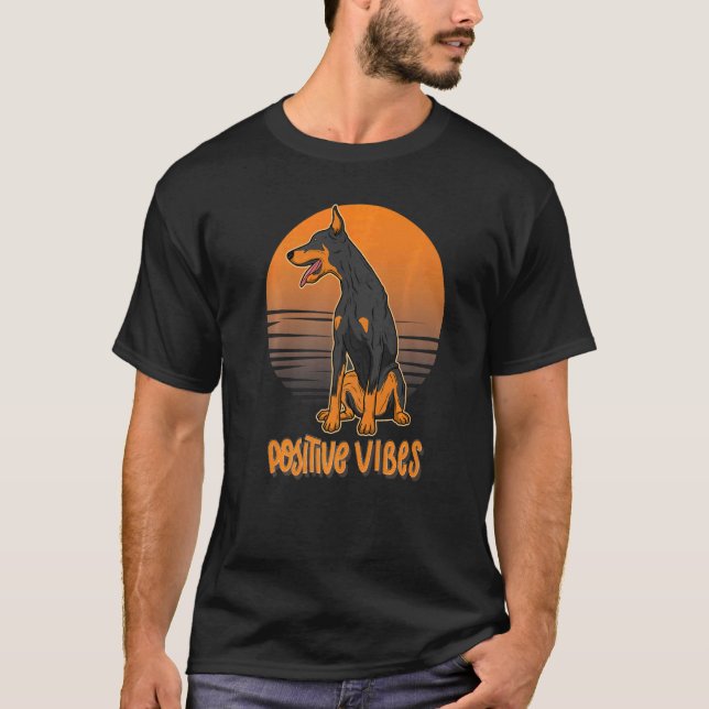 Camiseta Raça de cães Dobermann 91 (Frente)