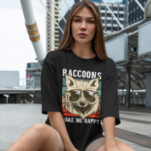 Camiseta Raccoon Eating Ramen
