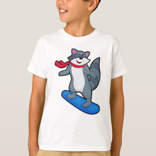 Camiseta Racoon como Snowboarder com Snowboard e Scarf (Frente)