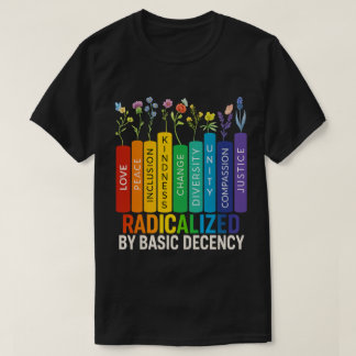 Camiseta Radicalizado pela Decência Básica Livros Coloridos