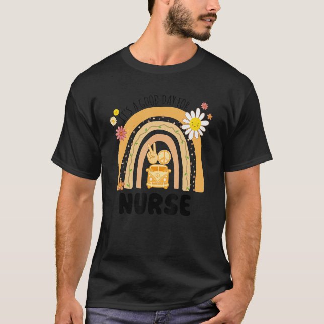 Camiseta Rainbow Groovy Peace Nurse Vintage (Frente)