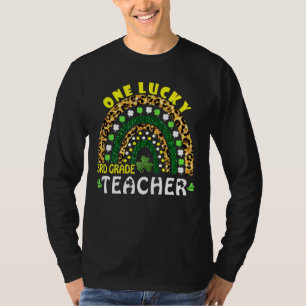 Camiseta Rainbow Leopard Uma Rua de Professores do 3º ano L