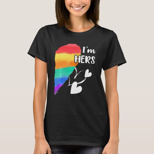 Camiseta Rainbow Lgbt Heart I'm Hers for Casal Gay Lesbia (Frente)