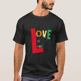 Camiseta Rainbow Love é Love on Black