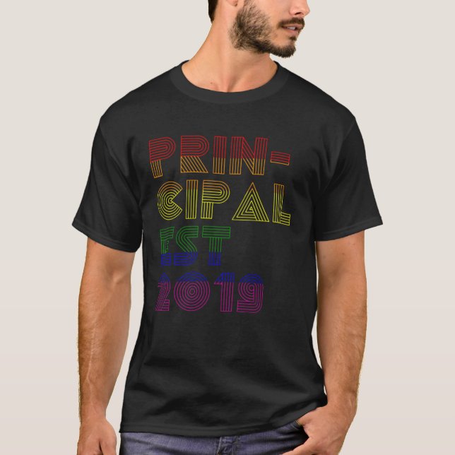 Camiseta Rainbow Principal Est 2019 New Principal School Te (Frente)
