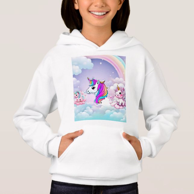 Camiseta Rainbow Unicorn Fantasy Nuvens e Corações (Frente)