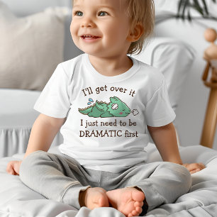 Camiseta Rainha Dramática Bebê Dragão Fofo