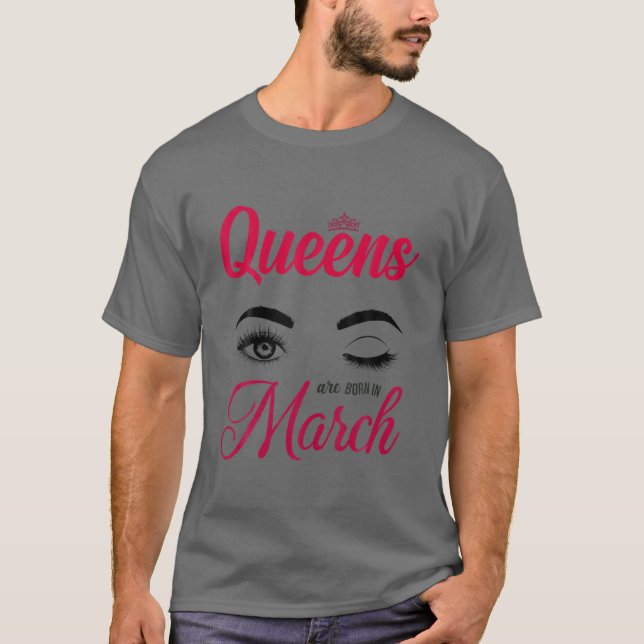Camiseta Rainhas São Nasceres Em Mach Mulheres Na Data De A (Frente)
