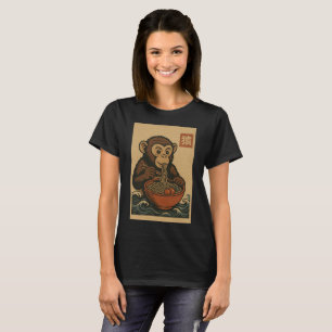 Camiseta Ramen Noodle Eating: Camisa-T feminina macaca