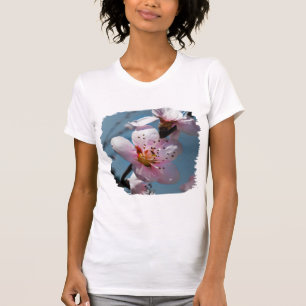 Camiseta Ramificação do Flor do Pêssego e Céu Azul
