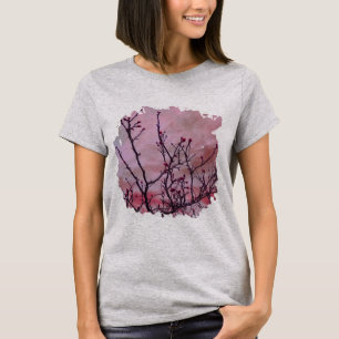 Camiseta Ramificações Escuras Com Buds Vermelhos Ca Água