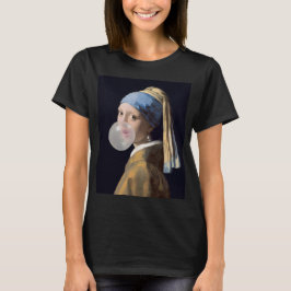 Camiseta Rapariga com pérola soprando uma pastilha elástica