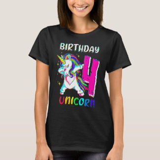 Camiseta Rapariga de 4 anos bebendo Unicórnio 4.º aniversár