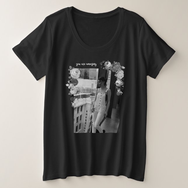 Camiseta Rapariga de Arte de FASHION Branca e Negra Linda # (Frente do Design)