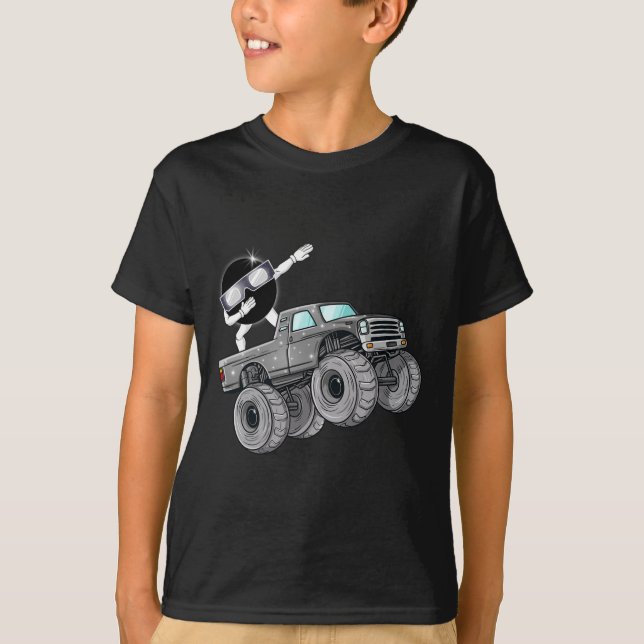 Camiseta Rapazes da Diversão de Caminhões Solares Eclipse M (Frente)