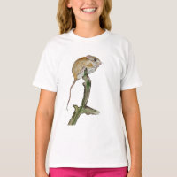 Rato de aquarela realista em uma árvore