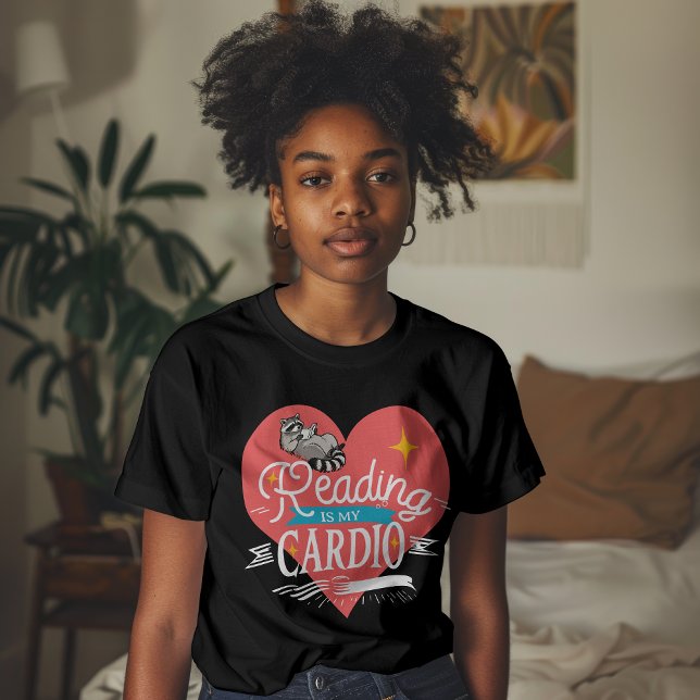 Camiseta Reading is My Cardio Red Heart Raccoon (Criador carregado)
