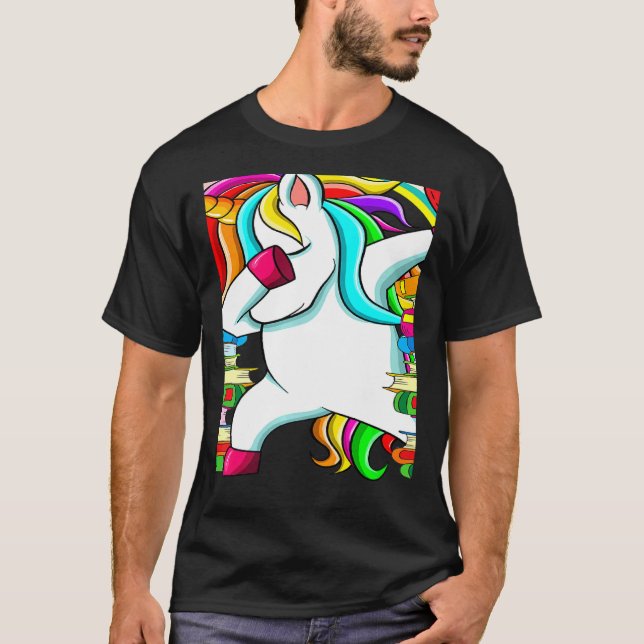 Camiseta Reading Teacher Dabbing Unicorn Elementary School  (Frente)