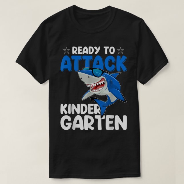 Camiseta Ready To Attack Kindergarten Shark Kinder Teacher  (Frente do Design)