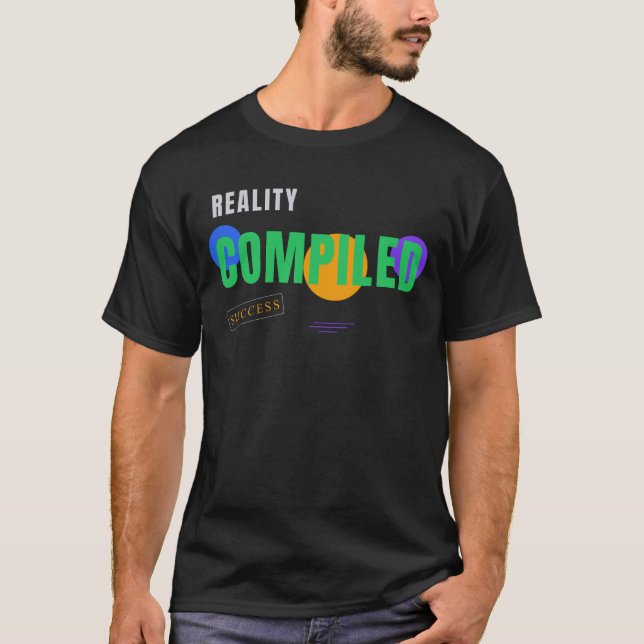 Camiseta Realidade Compilada – Tipografia Divertida de Prog (Frente)