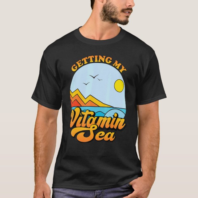 Camiseta Recebendo meu Sumário de Férias da Família Vitamin (Frente)