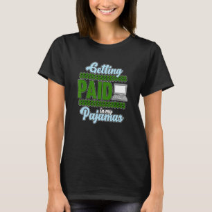 Camiseta Recebendo Trabalho De Pijama De Funcionários Domés