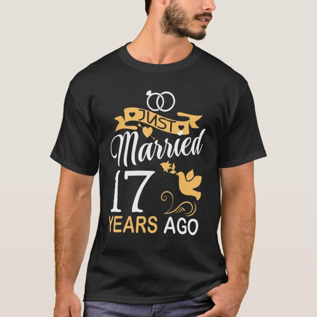 Camiseta Recem casados 17 Anos Atrás 17.º Aniversário de Ca (Frente)