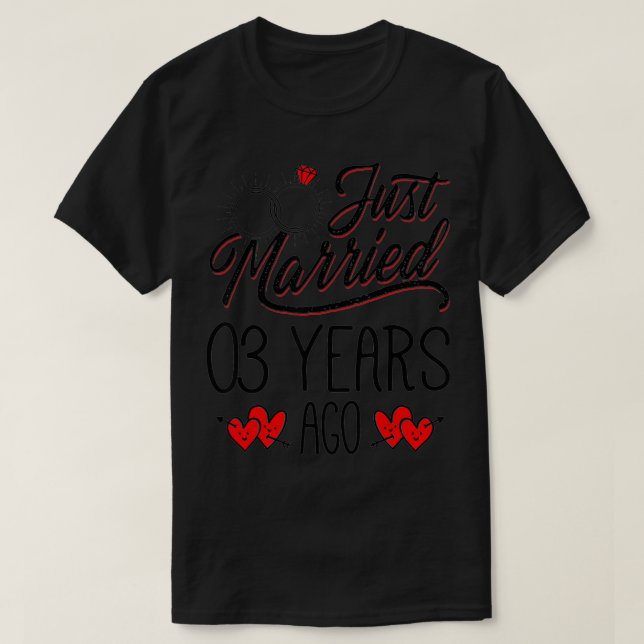 Camiseta Recem casados 3 Anos Atrás Casal Engraçado 3º Anni (Frente do Design)