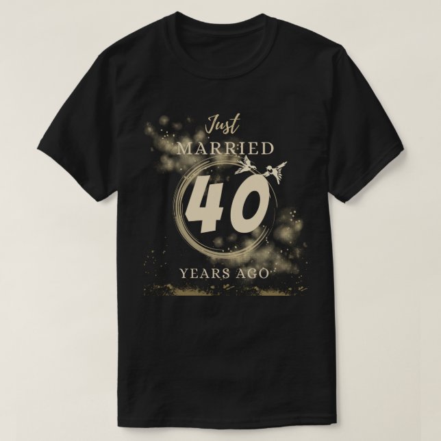 Camiseta Recem casados 40 anos atrás Aniversário de casamen (Frente do Design)