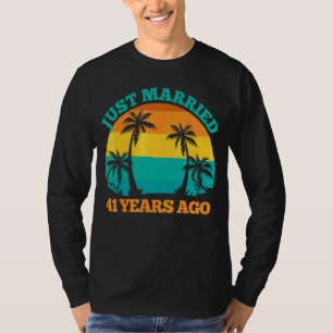 Camiseta Recem casados 41 Anos Atrás, 41 Anniversar De Casa
