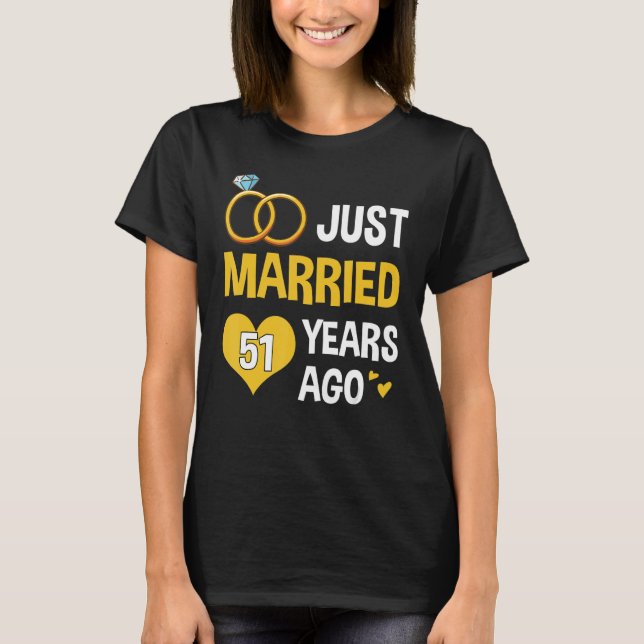Camiseta Recem casados 51 Anos Desde 1972 51rua Casamento A (Frente)