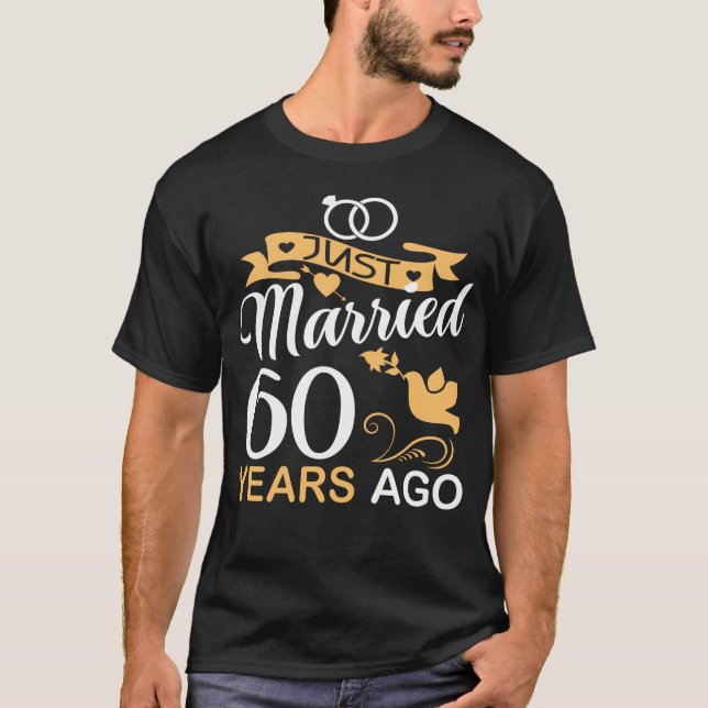 Camiseta Recem casados 60 Anos Atrás.60 Aniversário de Casa (Frente)