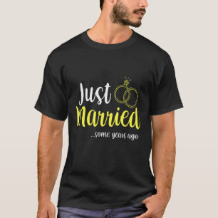 Camiseta Recem casados De Mulheres Há Alguns Anos Aniversár