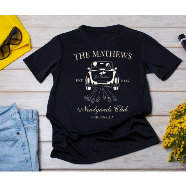 Camiseta Recém-Casados Nome do Casal Personalizado Data do  (Modern just married wedding couple custom name date t-shirt )