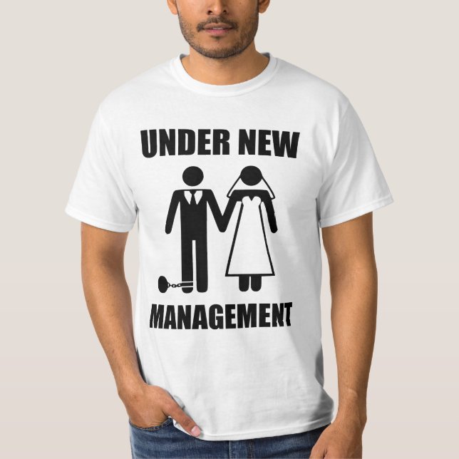 Camiseta Recem casados, sob novo gerenciamento (Frente)
