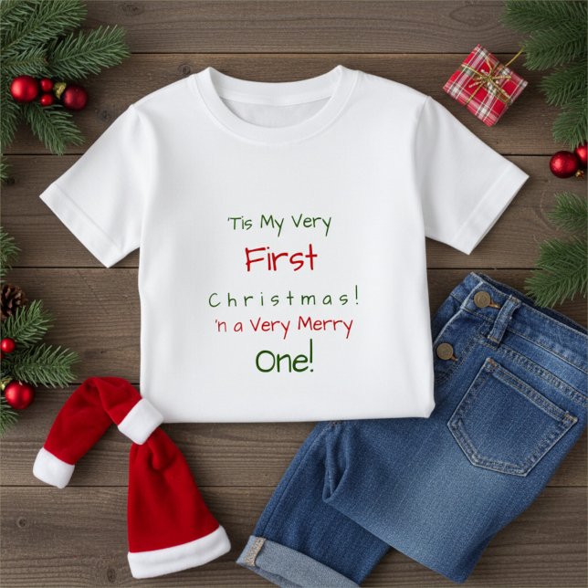 Camiseta Red and Green Personalized First Baby Christmas (Criador carregado)